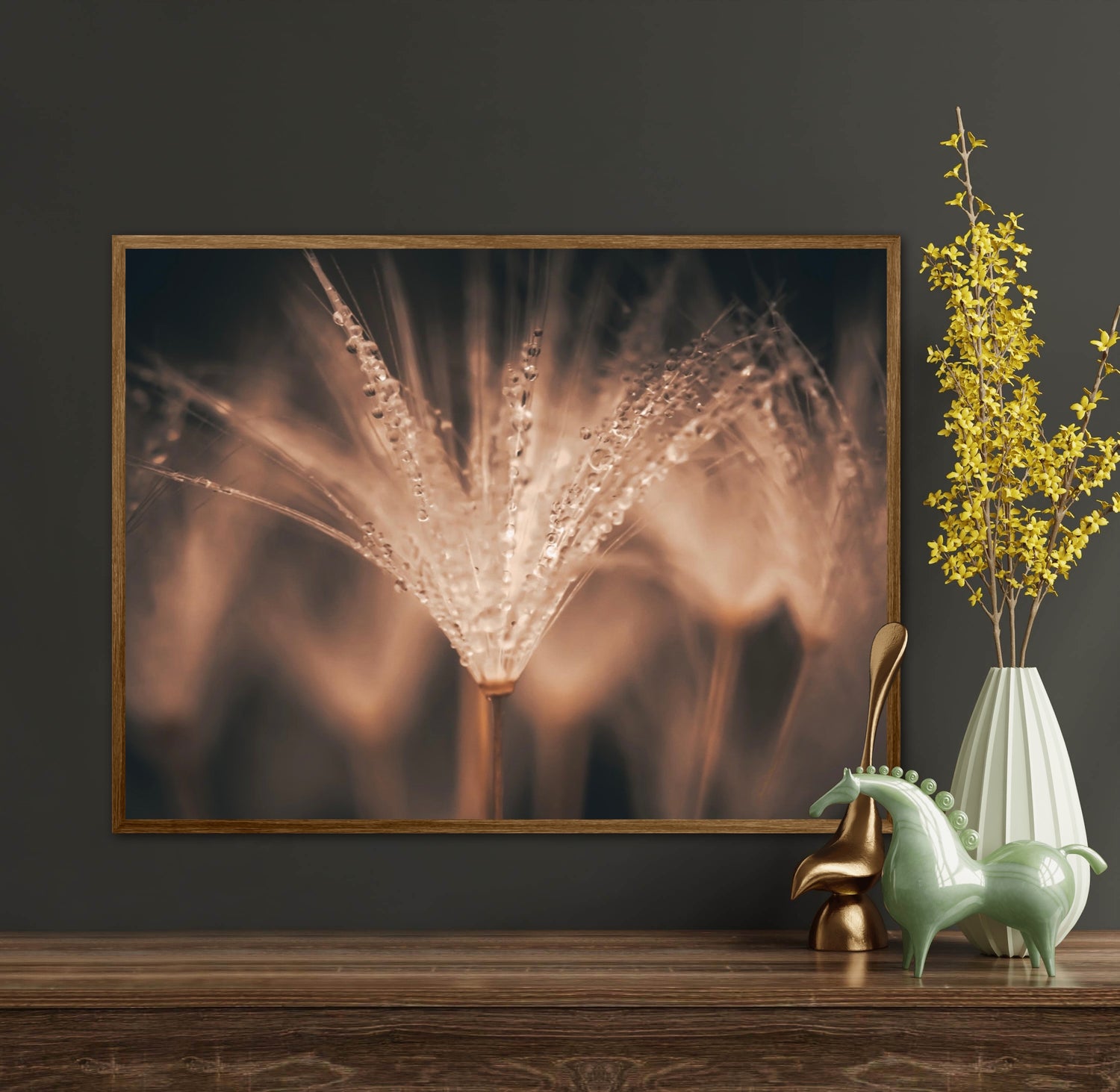 Stemningsfulle løvetann i bruntoner